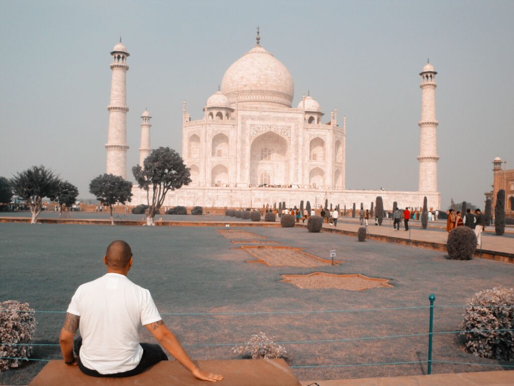 Taj-Mahal-Agra-me-2